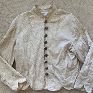 VTG Chic Cream Women's Blazer with Button Detailing